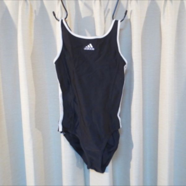 No.4 <adidas>中古 スクール水着 サイズ：140 ☆彡